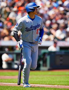 ジャイアンツ対ドジャース　8回表ドジャース1死、中飛に倒れる大谷(撮影･垰建太)