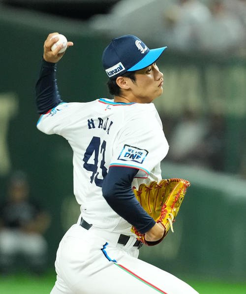 西武対日本ハム　8回、西武2番手の羽田(撮影･菅敏)