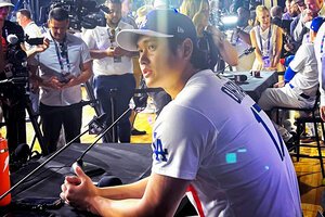 大リーグのオールスター前日会見で質問に答えるドジャースの大谷翔平=米ジョージア州アトランタ、辻隆徳撮影