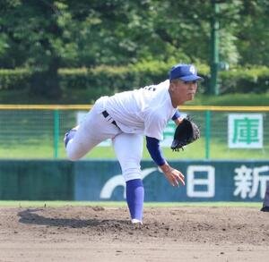 滝川対伊丹北　滝川の新井が救援登板する(撮影･林亮佑)