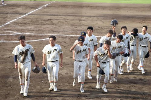 創価対明大八王子　初戦敗退に終わった創価の選手たち(撮影･泉光太郎)