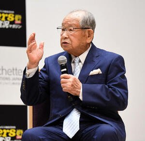 阪神タイガース実況CDマガジン創刊記念記者発表会でスペシャルトークを行う日刊スポーツ評論家の吉田義男氏＝24年4月