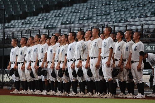 公式練習を終え、整列する駒大苫小牧の選手ら(撮影･保坂果那)
