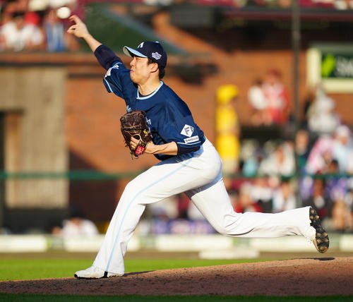 楽天対日本ハム　8回裏から2番手で登板した日本ハム田中(撮影･鈴木みどり)