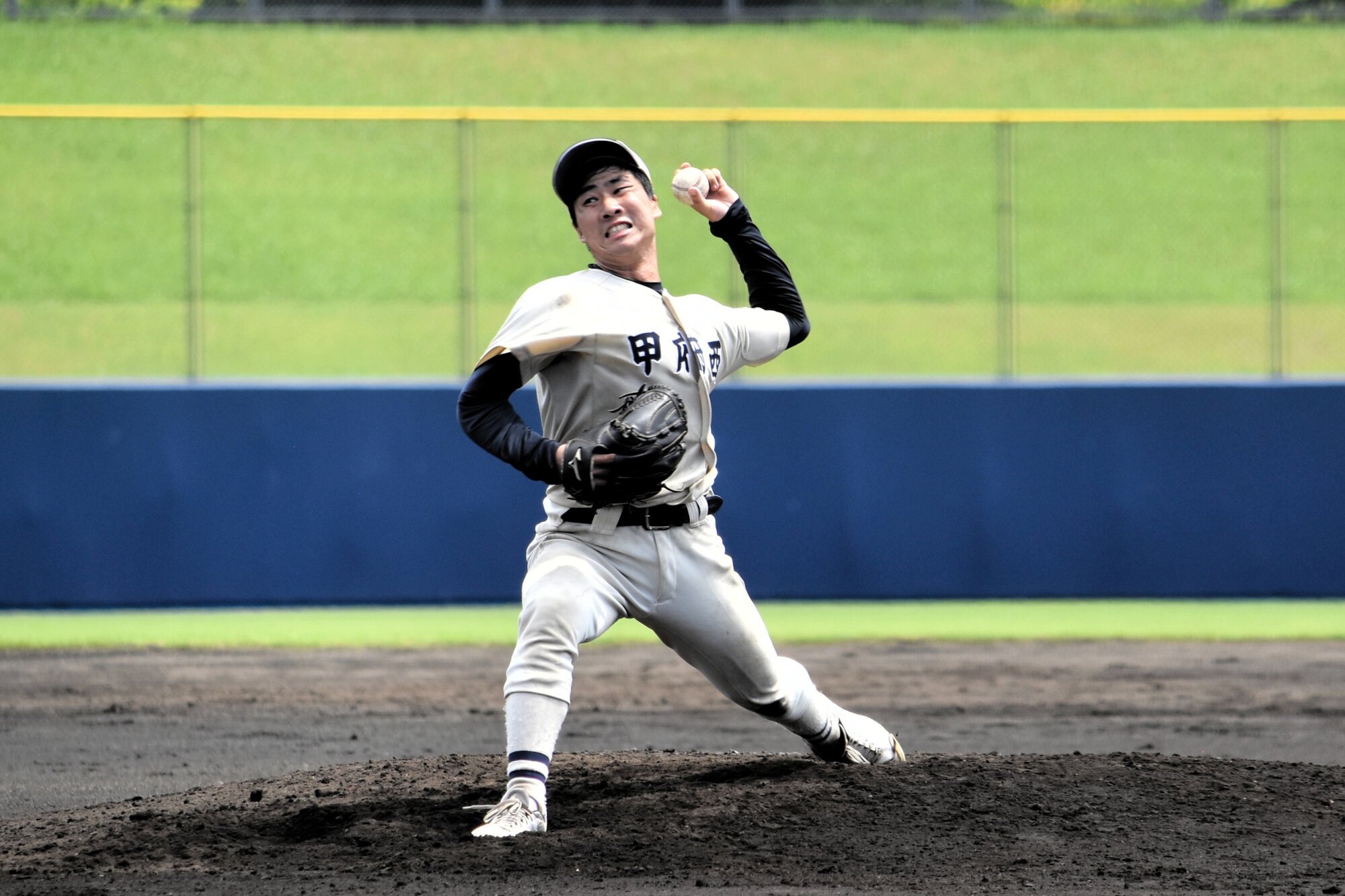 甲府西･深沢広佑投手=2025年7月19日、山日YBS、池田拓哉撮影