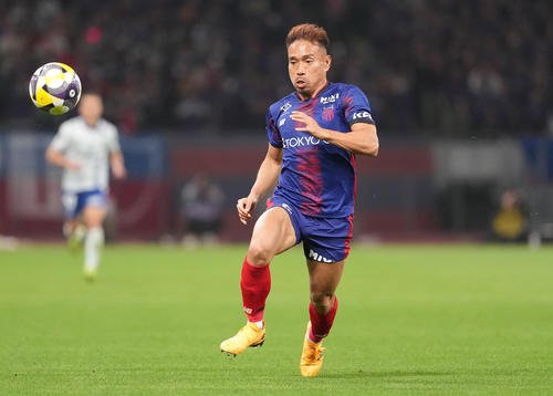 長友佑都＝25年4月25日