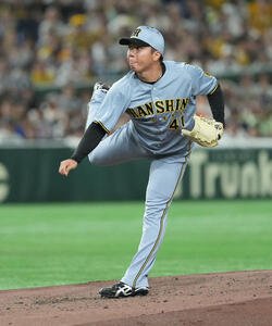 巨人対阪神　力投する阪神の先発村上(撮影･たえ見朱実)