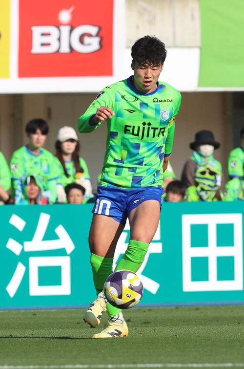 鈴木章斗＝2025年4月