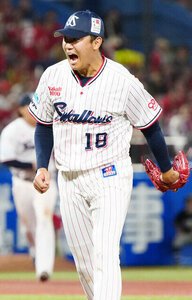 七回表広島2死、末包を二直に仕留め、雄たけびを上げる奥川