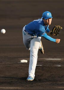 全ウ対全イ　力投する全イ先発の柴田(撮影･前田充)