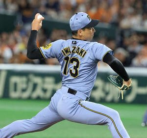 巨人対阪神　9回裏巨人の攻撃を抑えた岩崎(撮影･浅見桂子)