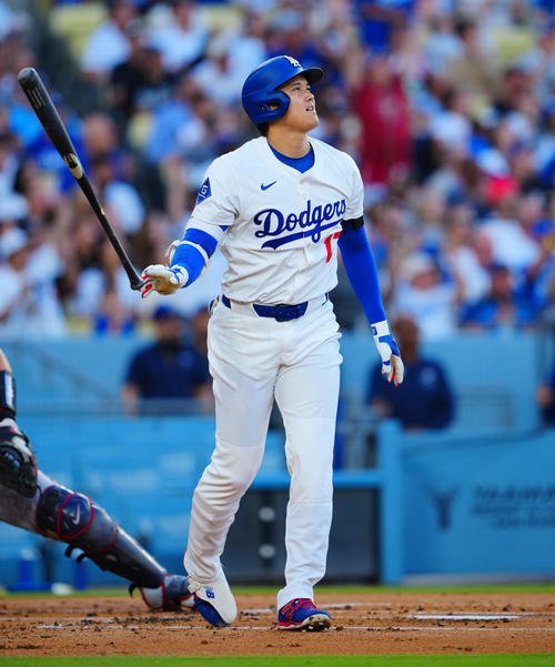 ドジャース対ツインズ　1回裏ドジャース無死一塁、2点本塁打を放つ大谷(撮影･垰建太)