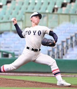 明石商対東洋大姫路　先発する東洋大姫路･木下(撮影･和賀正仁)