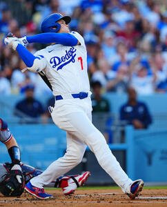 ドジャース対ツインズ　1回裏ドジャース無死一塁、2点本塁打を放つ大谷(撮影･垰建太)
