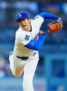 ドジャース対ツインズ　声を上げながら力投するドジャース先発の大谷(撮影･垰建太)