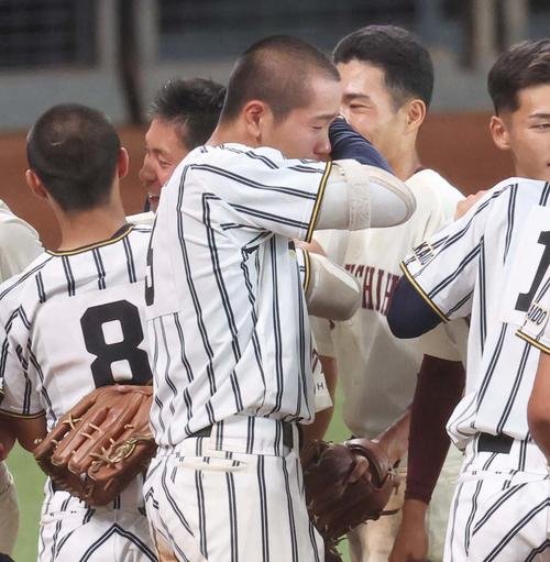 白樺学園対旭川志峯　試合後、涙する白樺学園･冨沢(撮影･黒川智章)
