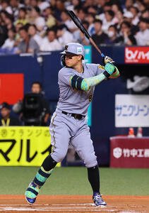全パ対全セ　全セ佐藤輝明のオールスター仕様(撮影･藤尾明華)