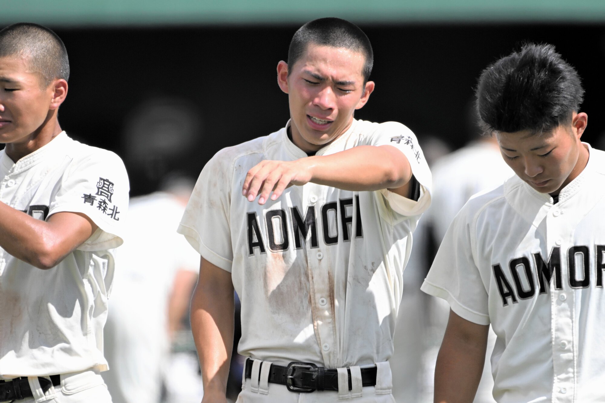 号泣する青森北の工藤亘晴選手=2025年7月23日午後2時26分、はるか夢、小田邦彦撮影