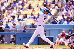 ドジャース対ツインズ　1回裏ドジャース無死、先制ソロ本塁打を放つ大谷(撮影･垰建太)