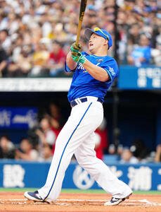 全セ対全パ　ホームランダービー決勝で、優勝を決める本塁打を放つDeNA牧(撮影･鈴木みどり)