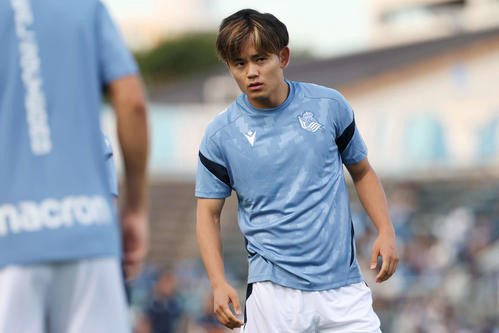 Rソシエダード対横浜FC　試合前、ウオーミングアップするRソシエダード久保(撮影･宮地輝)