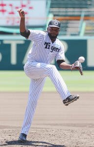 シート打撃に登板する阪神ドリス(撮影･上山淳一)