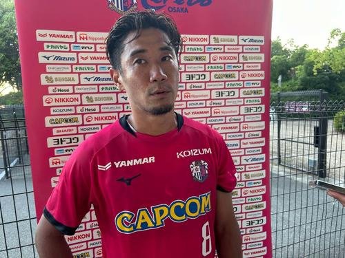 内田篤人さんについて取材に応じるC大阪MF香川