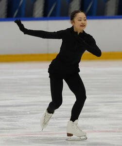 フィギュアスケート全日本ジュニア合宿公開で演技の一部を披露する島田麻央(撮影･西尾就之)