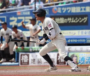 八千代松陰対市船橋　タイブレーク10回裏市船橋2死満塁、川崎は中前にサヨナラ打を放つ(撮影･柴田隆二)