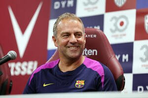 神戸対バルセロナ　試合後の会見で笑顔を見せるバルセロナ･フリック監督(撮影･前田充)