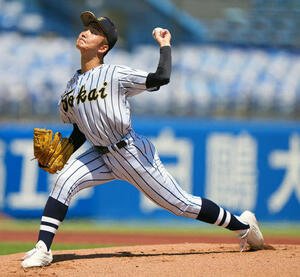 東海大菅生対日大三　力投する東海大菅生先発の上原(撮影･小島史椰)