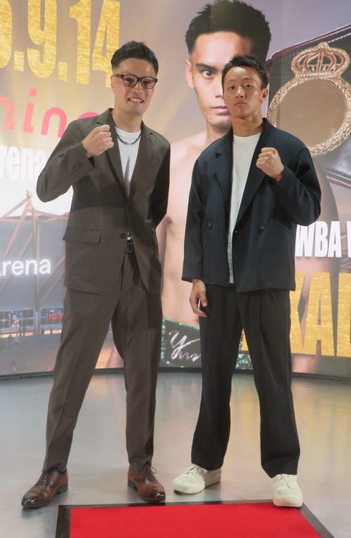 9月14日に名古屋IGアリーナで日本ライト級王座決定戦に臨む同級1位村上雄大(左)と同級2位今永虎雅
