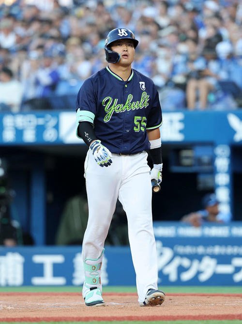 DeNA対ヤクルト　2回表ヤクルト無死、村上は空振り三振に倒れる(撮影･鈴木正人)