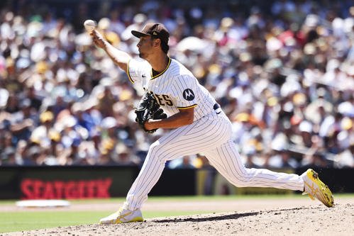 メッツ戦で力投するパドレス･ダルビッシュ(AP)