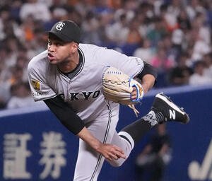 中日対巨人　9回裏、巨人7番手で登板するマルティネス(撮影･森本幸一)