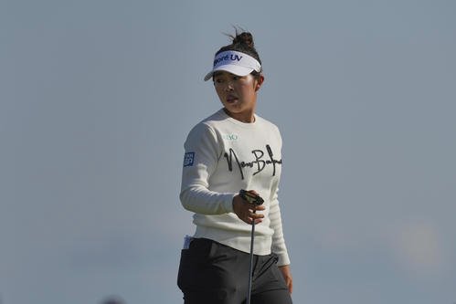 16番でボギーを叩いた山下美夢有(AP)