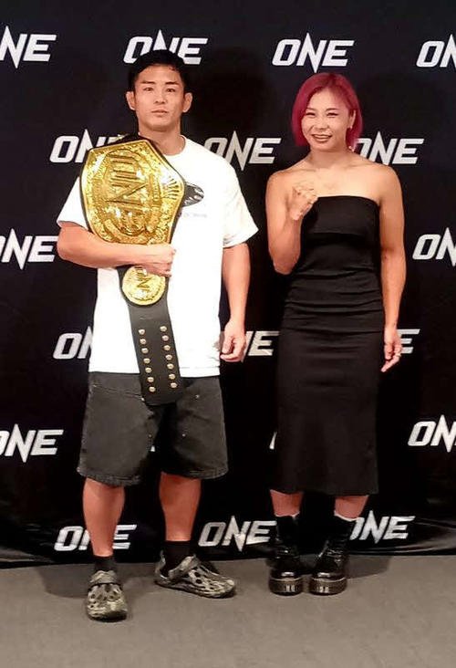 ONE173で王座戦に臨む世界王者若松佑弥(左)と三浦彩佳