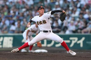 小松大谷対創成館　力投する創成館先発の森下(撮影･前田充)