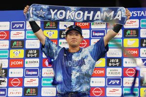 DeNA対広島　ヒーローに選ばれたDeNA蝦名(撮影･宮地輝)