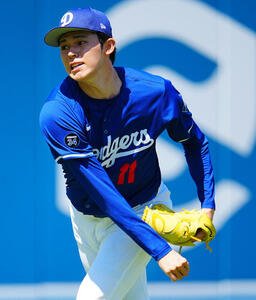 ドジャース対カージナルス　試合前練習で調整するドジャース佐々木(撮影･垰建太)
