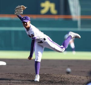 金足農対沖縄尚学　沖縄尚学戦に先発した金足農･斎藤(撮影･白石智彦)