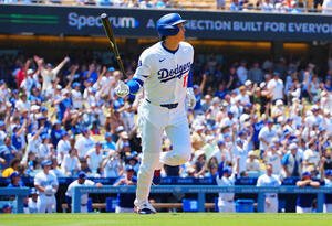 ドジャース対カージナルス　3回裏ドジャース1死二塁、メジャー通算1000安打となる2点本塁打を放つ大谷(撮影･垰建太)