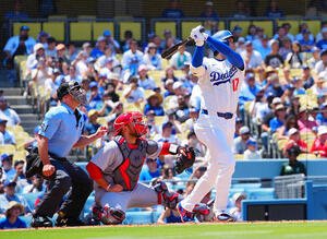 ドジャース対カージナルス　3回裏ドジャース1死二塁、メジャー通算1000安打となる2点本塁打を放つ大谷(撮影･垰建太)