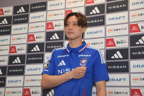 横浜に移籍復帰した角田(撮影･泉光太郎)