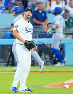 ドジャース対ブルージェイズ　2回表ブルージェイズ1死三塁、バーガーに先制適時打を許すカーショー(撮影･垰建太)