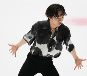 シニア男子SP　演技する鍵山優真(撮影･清水貴仁)