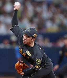 阪神対ヤクルト　9回表、力投する阪神5番手の石井(撮影･前田充)
