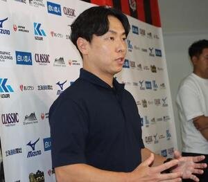 取材に対応する石水社長(撮影･保坂果那)
