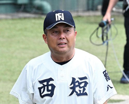 西日本短大付の西村慎太郎監督(2025年7月25日撮影)