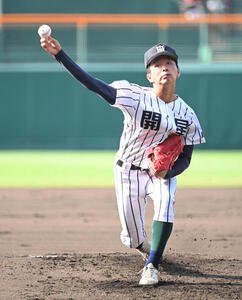 開星対仙台育英　先発する開星･持田(撮影･和賀正仁)